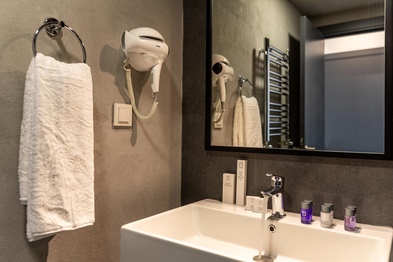 Bathroom 4, Green Parrot Hotel Istanbul, Fatih