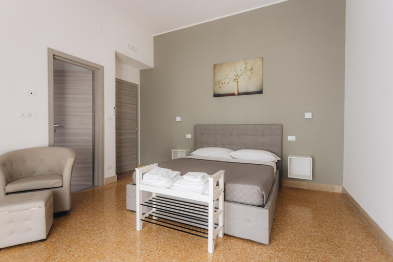 Others 3, THE NEST - B&B - Suites, Pescara