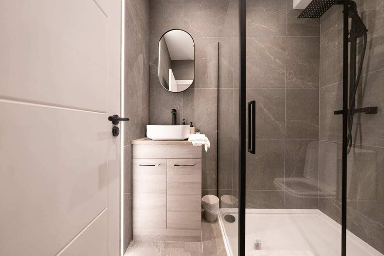 Bathroom 3, The Battersea Scenery - Elegant 2bdr Flat, London