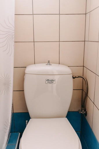 Bathroom 3, Best House, Nirvana II, Patra, West Greece