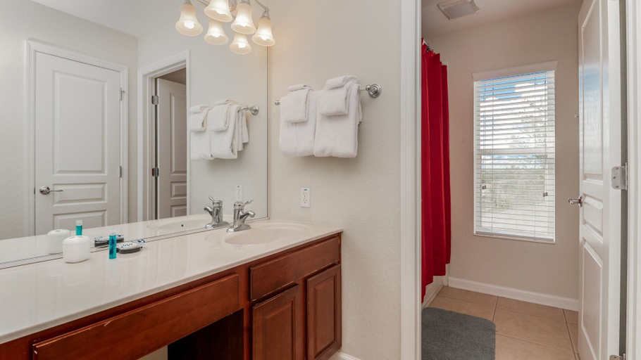 Bathroom 3, 2588 Archfeld Blvd, Osceola