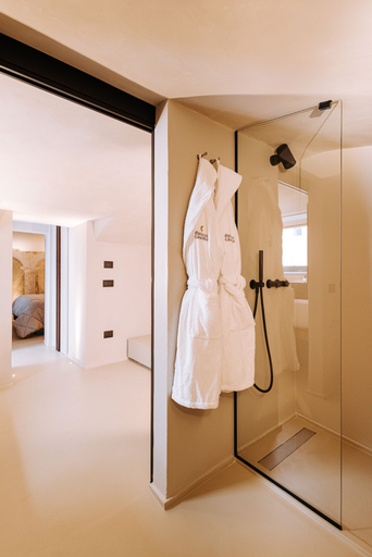 Bathroom 4, Palazzo Giuditta, Bari