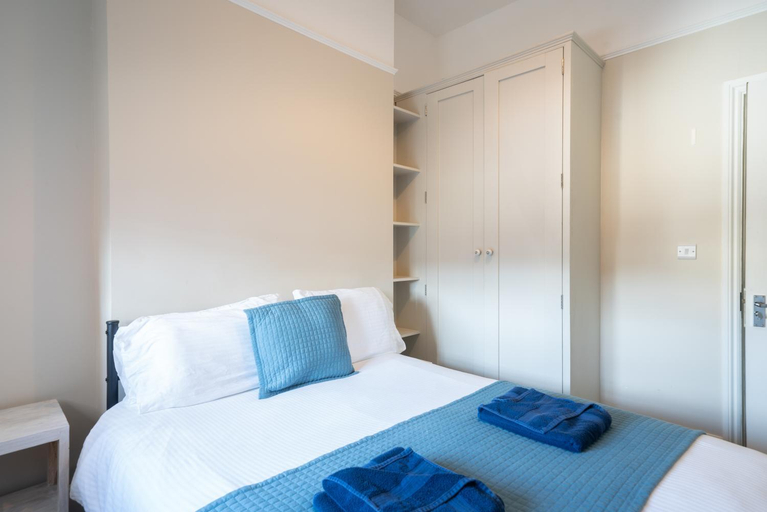 Bedroom 2, The Veteran Hotel & Bar, Isle of Wight