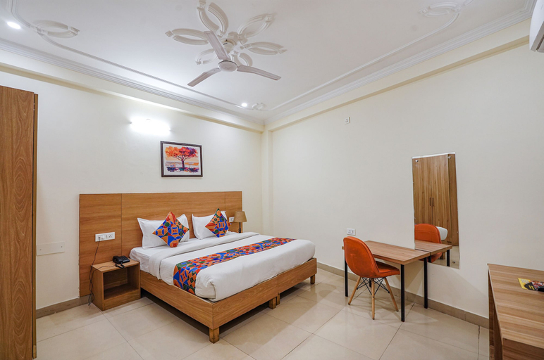 Bedroom 1, Fabhotel Aanya Suites, Gautam Buddha Nagar