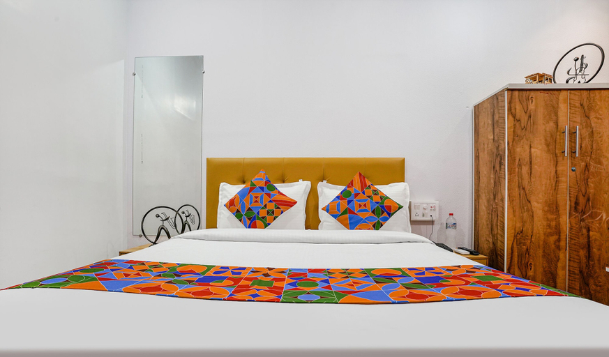 Bedroom 2, Fabhotel Sky City, Surat