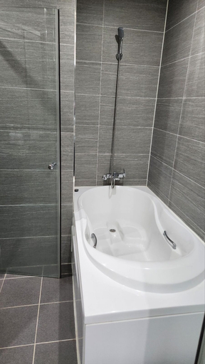 Bathroom 4, Yongin Central CO'OP Hotel, Yongin