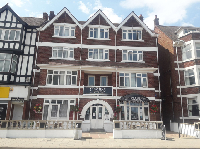 Exterior & Views 2, Coasters Hotel & Apartments, Lincolnshire