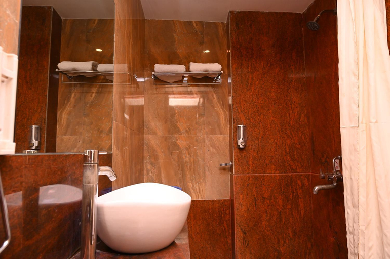 Bathroom 4, HOTEL CENTER POINT, SOLAPUR, Solapur