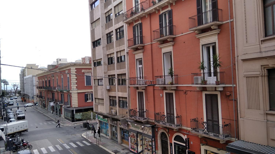 Others 5, Piccinni house, Bari