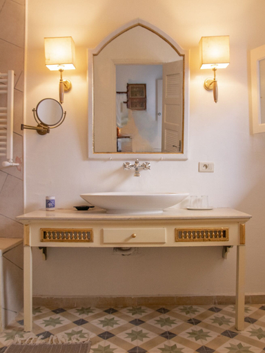 Bathroom 5, dar Yessine, Hergla