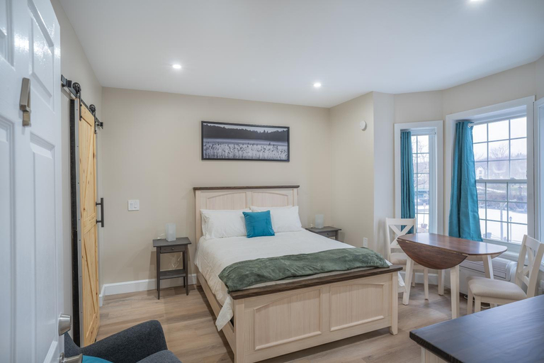 Bedroom 3, Riverside Inn, Pictou