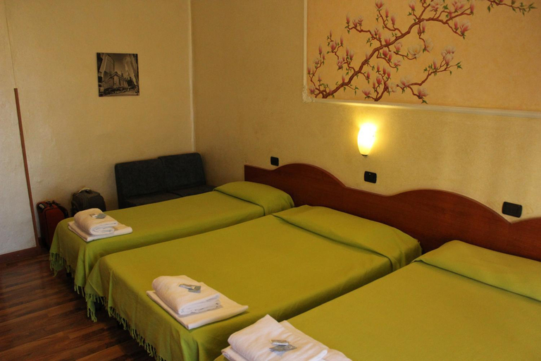 Bedroom 2, Hotel America, Milano