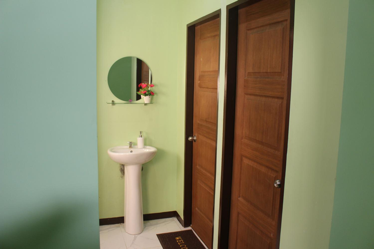 Bathroom 11