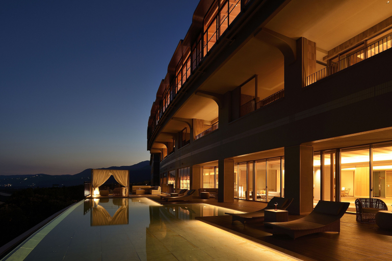 Exterior & Views, Kamenoi Hotel Izukogen, Itō