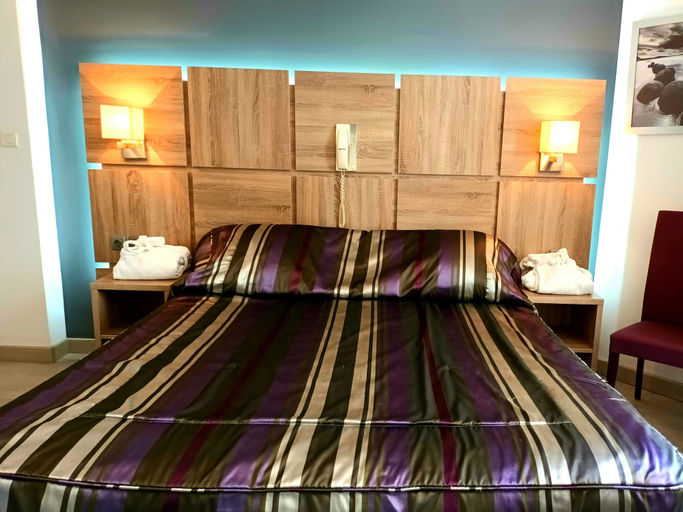 Bedroom 3, Hotel Jeanne d'Arc, Hautes-Pyrénées
