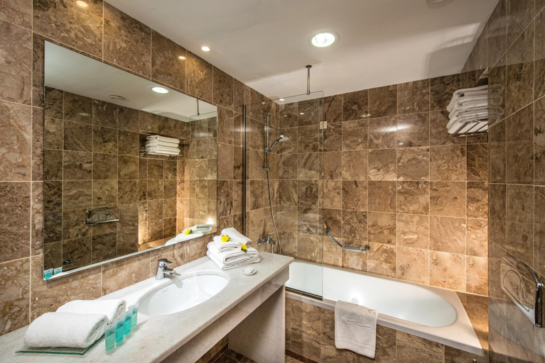 Bathroom 4, ANNABELLE BEACH RESORT, Crete