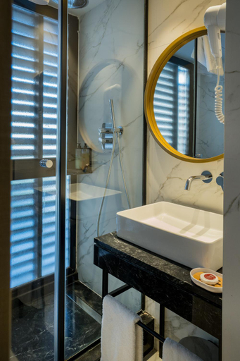 Bathroom 5, Hotel Mirador de Chamartin, Madrid