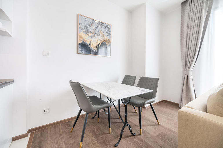 Dining Room 21