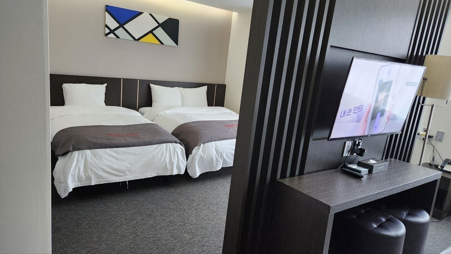 Bedroom 3, Yongin Central CO'OP Hotel, Yongin