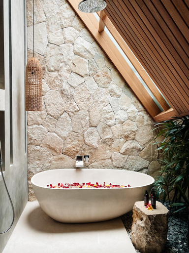 Bathroom 4, Beyond Bayou, Badung