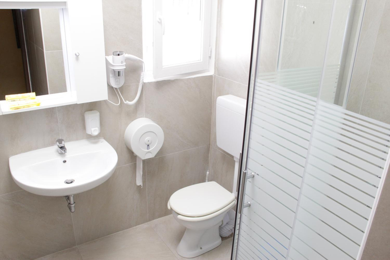 Bathroom 5, Hotel America, Milano