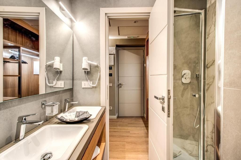Bathroom 5, Maison Ripetta, Rome