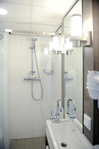 Bathroom 4, Hotel Andante aan Zee, Den Haag
