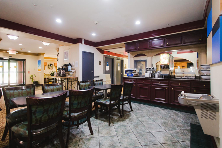 Food & Drinks 5, Days Inn by Wyndham Rosenberg, Fort Bend