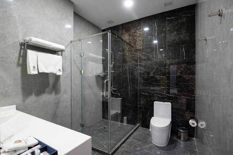 Bathroom 4, Tauke Khan Plaza, Shymkent
