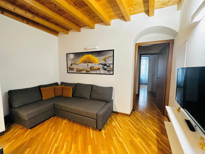 Others 3, LB - Stella Apartment Center, Bergamo