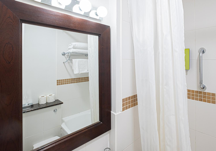 Bathroom 13
