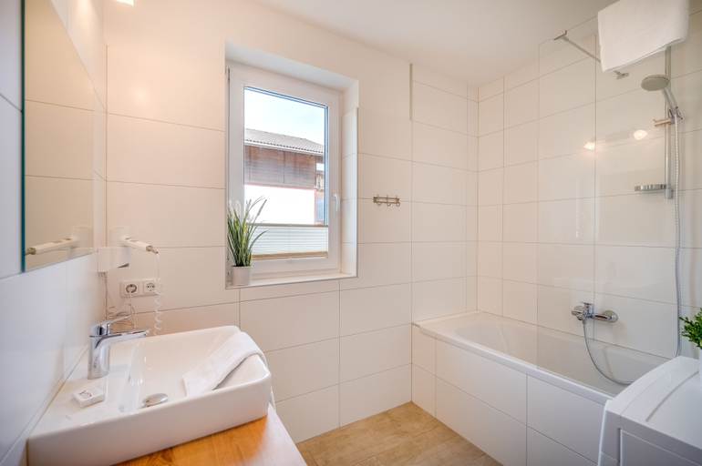 Bathroom, Ottilia 5, Zell am See