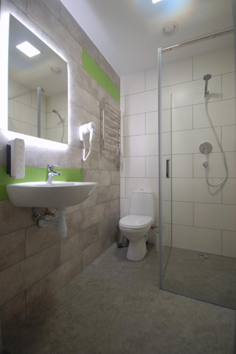 Bathroom 3, Cubby Hotel, L'vivs'ka