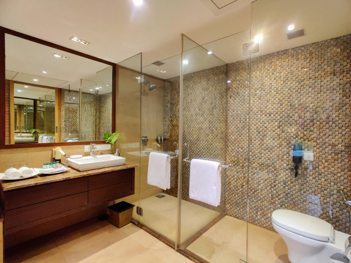 Bathroom 5, Fariyas Resort, Lonavala, Pune