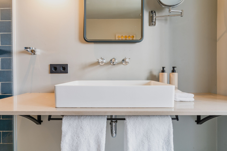 Bathroom 4, Hotel Monastère Maastricht, Maastricht