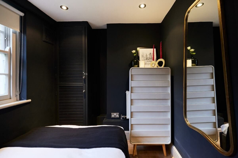 Bedroom 5, The Myddelton Square - Cosy 1bdr Flat, London