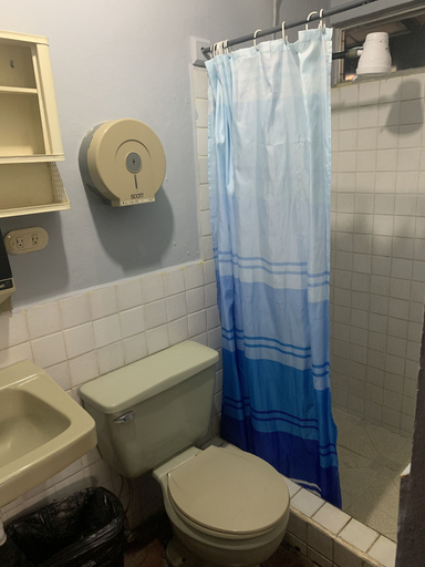 Bathroom 4, Hotel Las Cabañitas, Managua