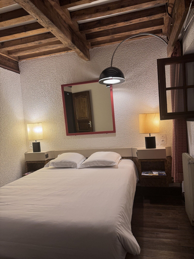 Bedroom 5, Aux Prisons de Montagny, Rhône