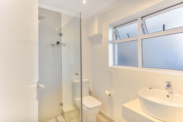 Bathroom 3, First floor apartment with beautiful sea view, City of Cape Town