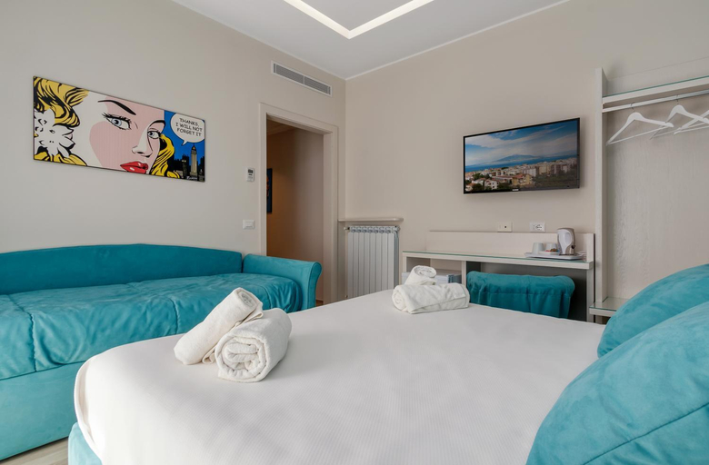 Others 5, Tiffany Suites, Napoli