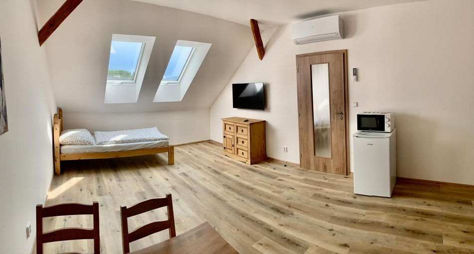 Others 5, Apartmany Statek Bezdedice, Beroun