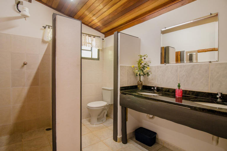 Bathroom 3, Villa Garibaldi, Joanópolis