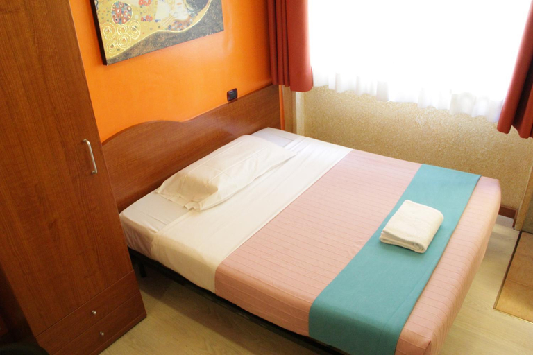 Bedroom 3, Hotel America, Milano