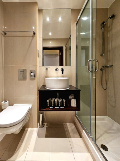 Bathroom 5, Hyde Park International, London