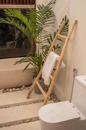 Bathroom 5, Spicepeek Boutique Hotel CMB Airport, Katana