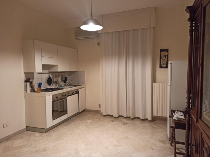Others 5, Piccinni house, Bari