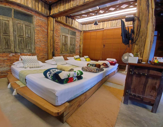 Bedroom 12