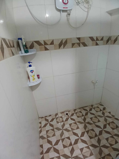 Bathroom 3, Stanley House Seaview Apartments, Panglao