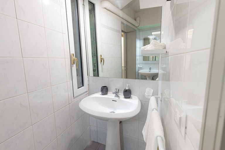 Bathroom 3, Signoria Guest House Florence, Florence