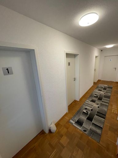 Others 3, Nita, Esslingen